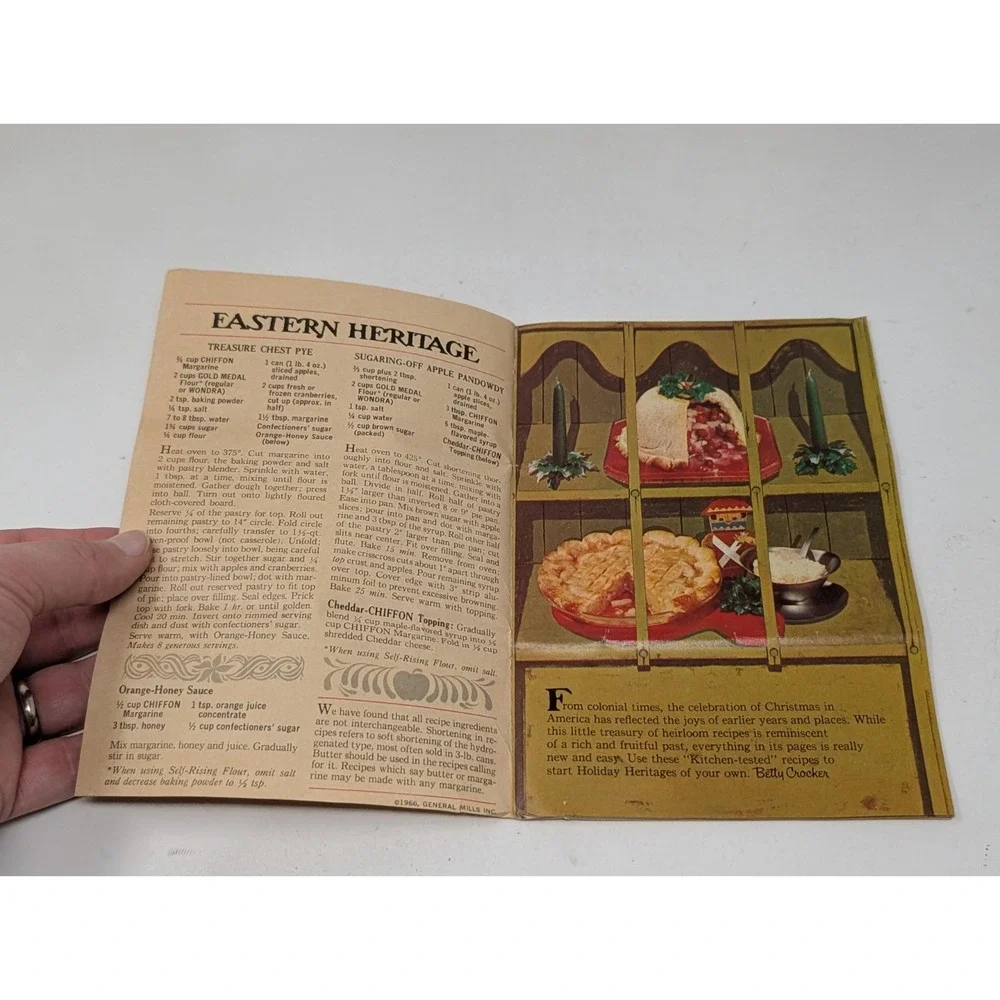 Vintage Betty Crocker's Holiday Heritage Christmas‎ Cook Book Let 1960s